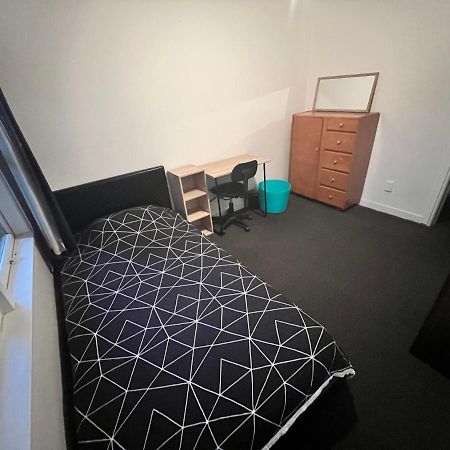 Single Room #1 Or #3 - Homestay Family Home - No Breakfast 해밀턴 외부 사진