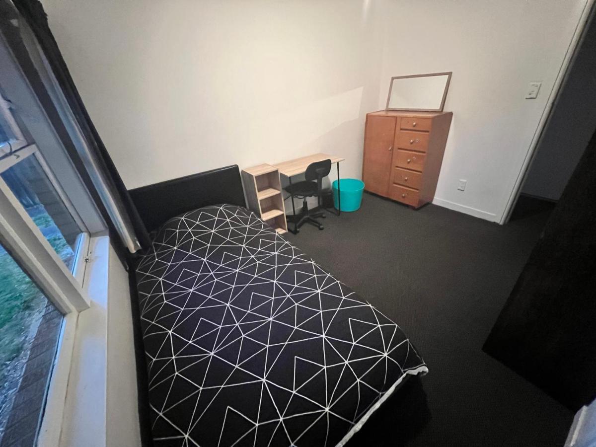 Single Room #1 Or #3 - Homestay Family Home - No Breakfast 해밀턴 외부 사진